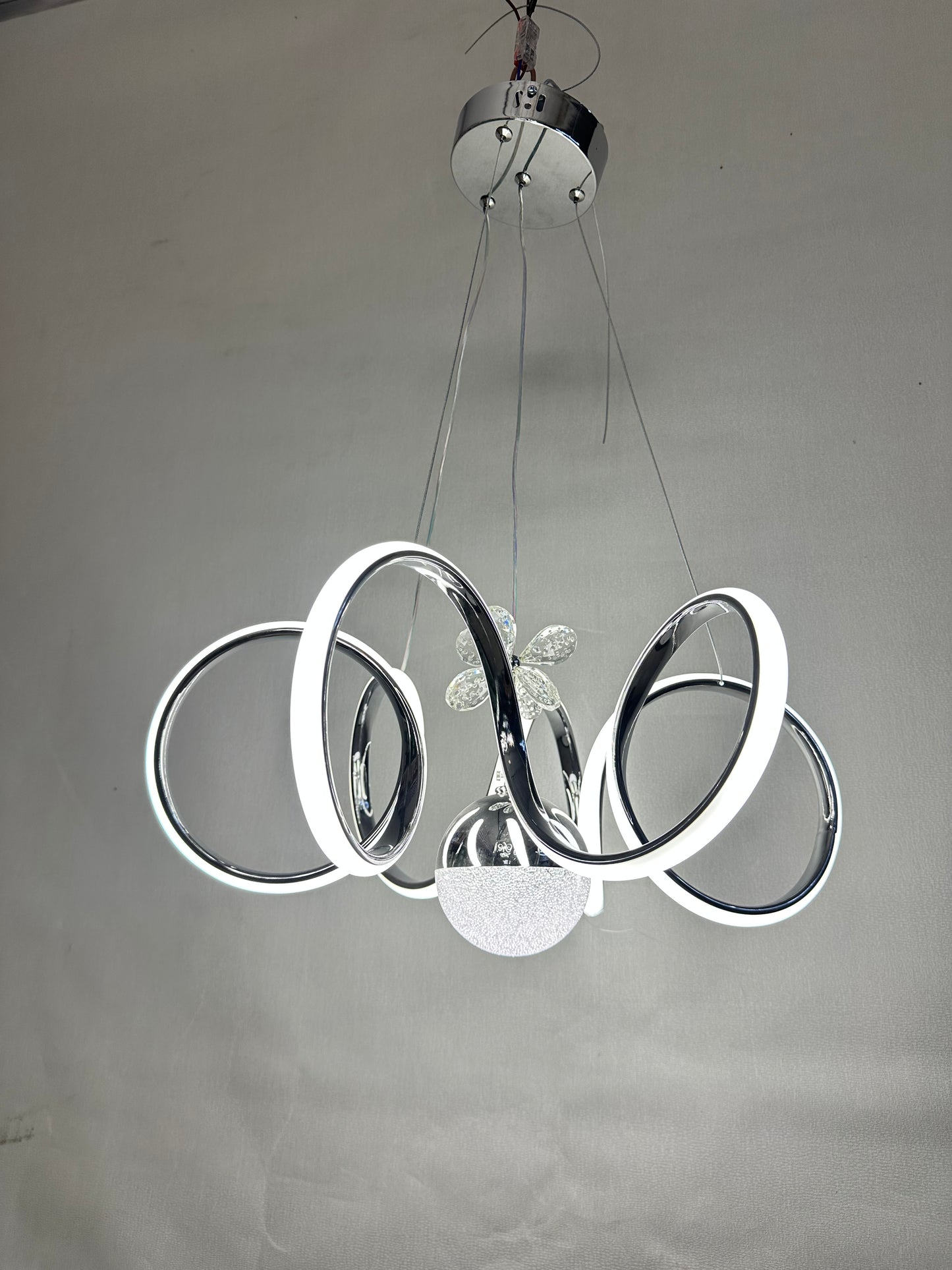 Modern LED Salon Avizesi – Şık ve Enerji Tasarruflu