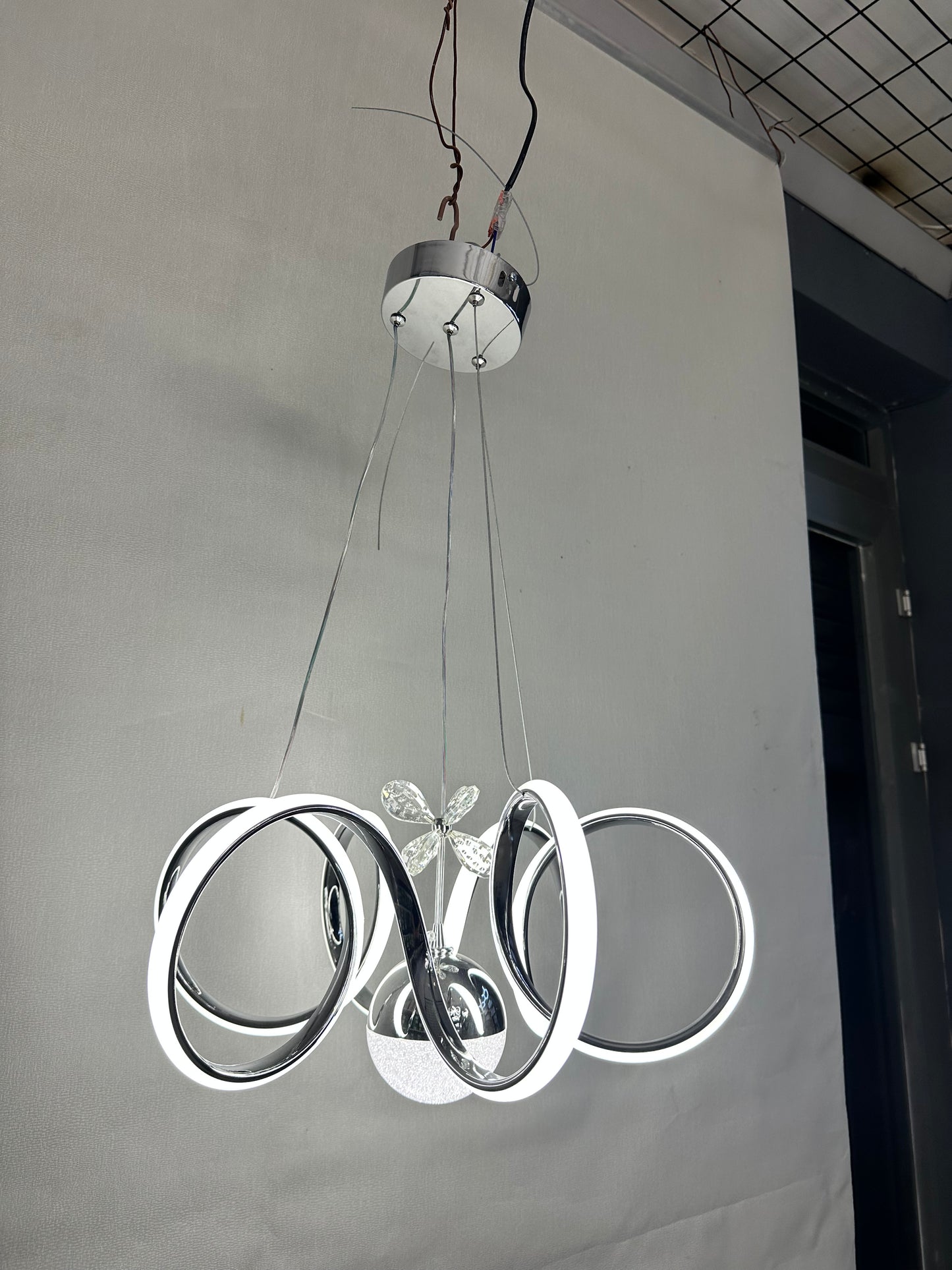 Modern LED Salon Avizesi – Şık ve Enerji Tasarruflu