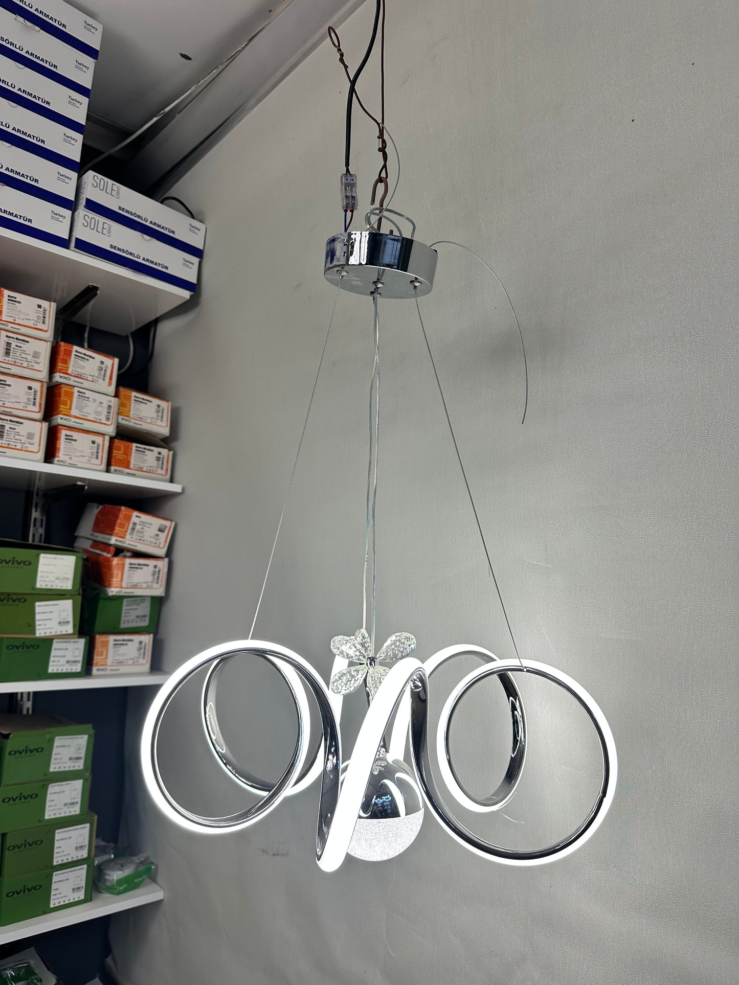 Modern LED Salon Avizesi – Şık ve Enerji Tasarruflu